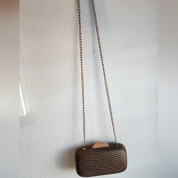 KAYU WOVEN BROWN/ WOOD MINIMALIST ELEGANT CLUTH W/ METAL GOLD SHOULDER CHAIN - Picture 1 of 14